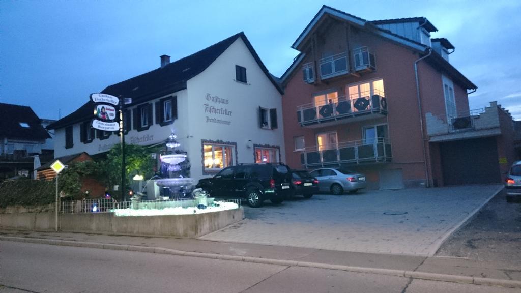 Gasthaus-Pension Fischerkeller Randegg Exterior foto