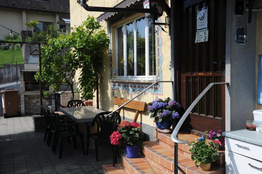 Gasthaus-Pension Fischerkeller Randegg Exterior foto